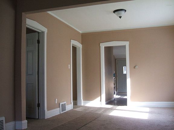 2nd image of 4427 N Melvina Ave