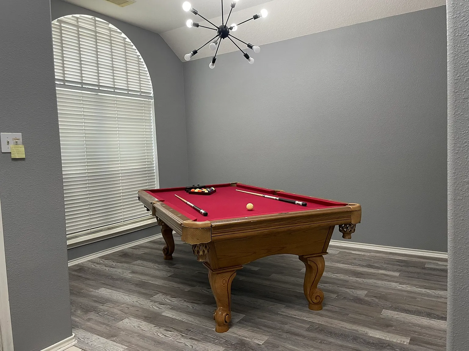 4 bed, 1976 sqft, $4,400 — Photo 1