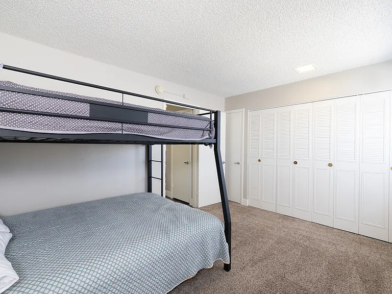 Aspen Ridge Apartments — Photo 14