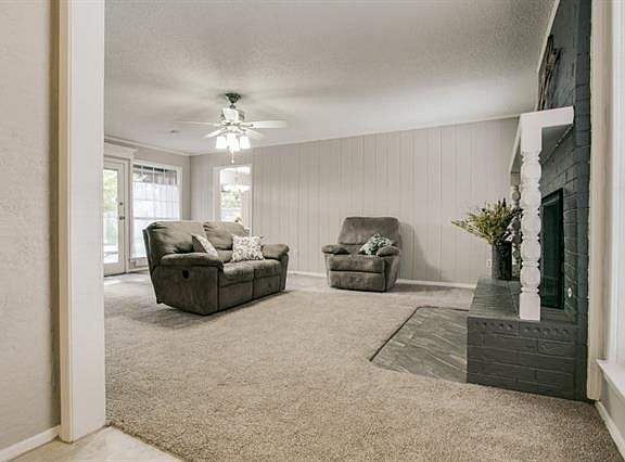 5th image of 5905 Crestwood Cir W