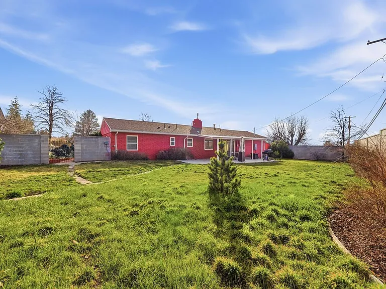 2885 Lorna Dr — Photo 25