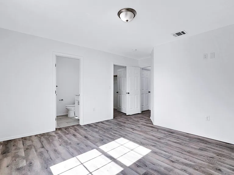 874 E Sunshine Dr #102 — Photo 4