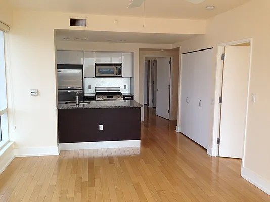 Sold by Green Grass Real Estate Corp | media 4