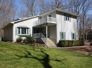 32 Rues Rd, Cream Ridge, NJ 08514