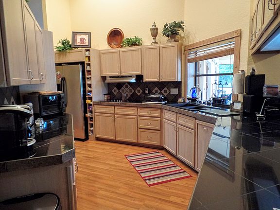 3rd image of 2403 NE Marlberry Ln