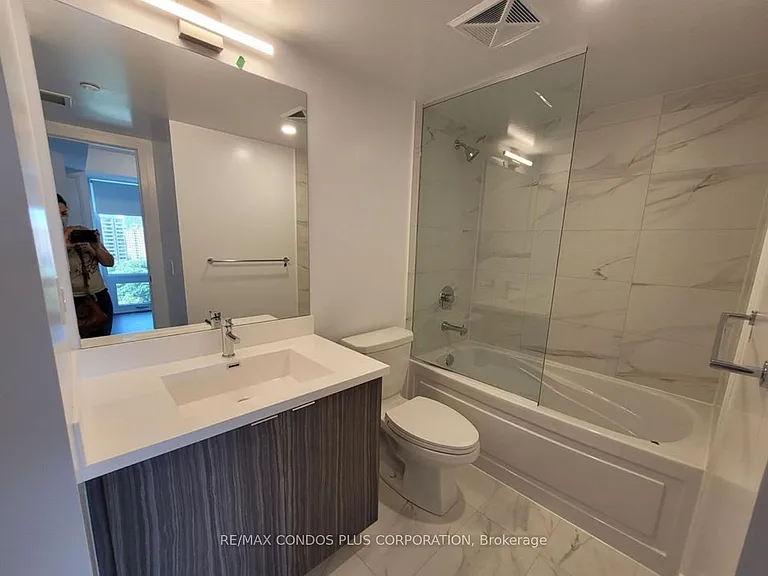 219 Dundas St E #1212 — Photo 11