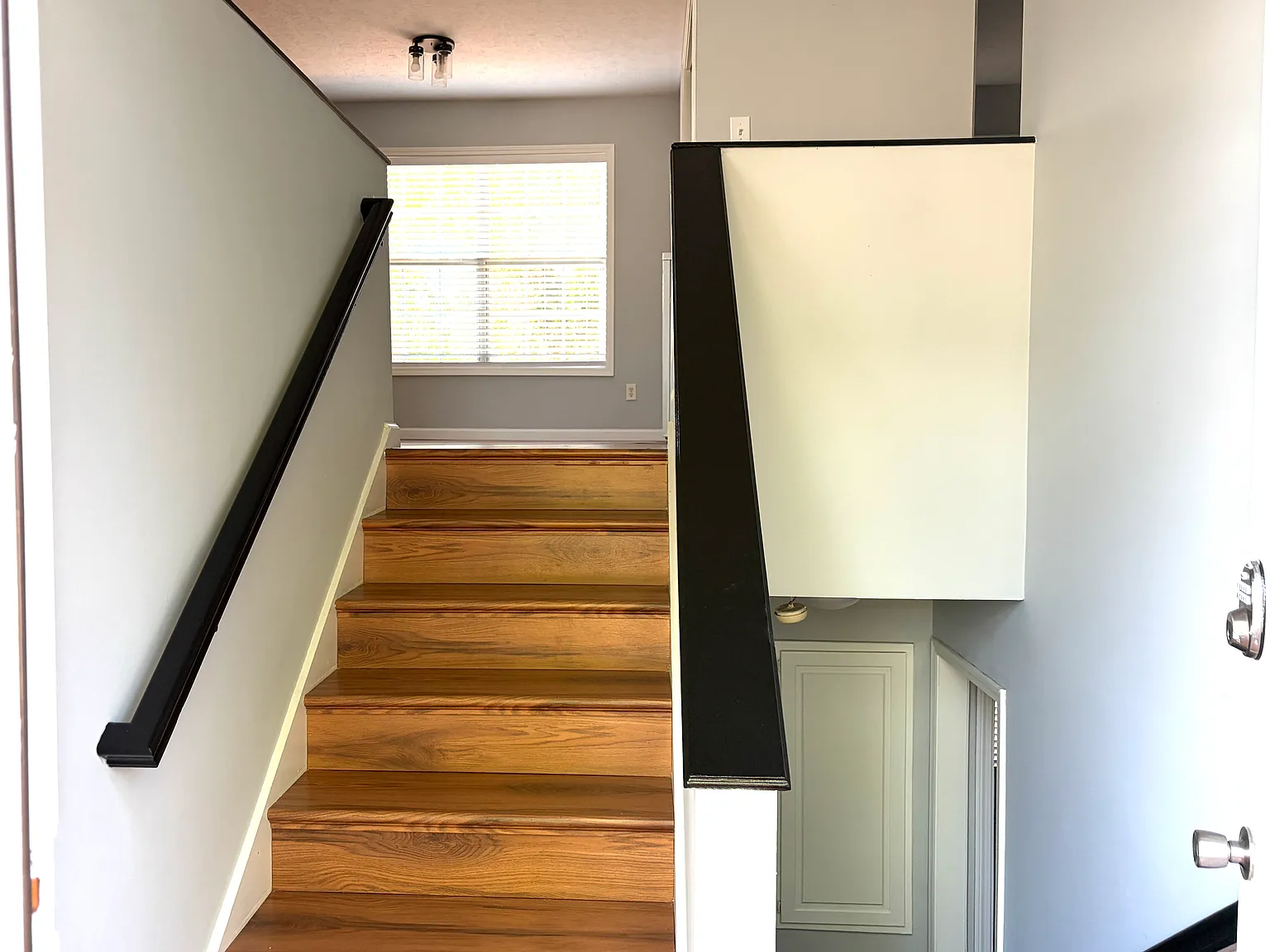 5 bed, 1975 sqft, $2,000 — Photo 3