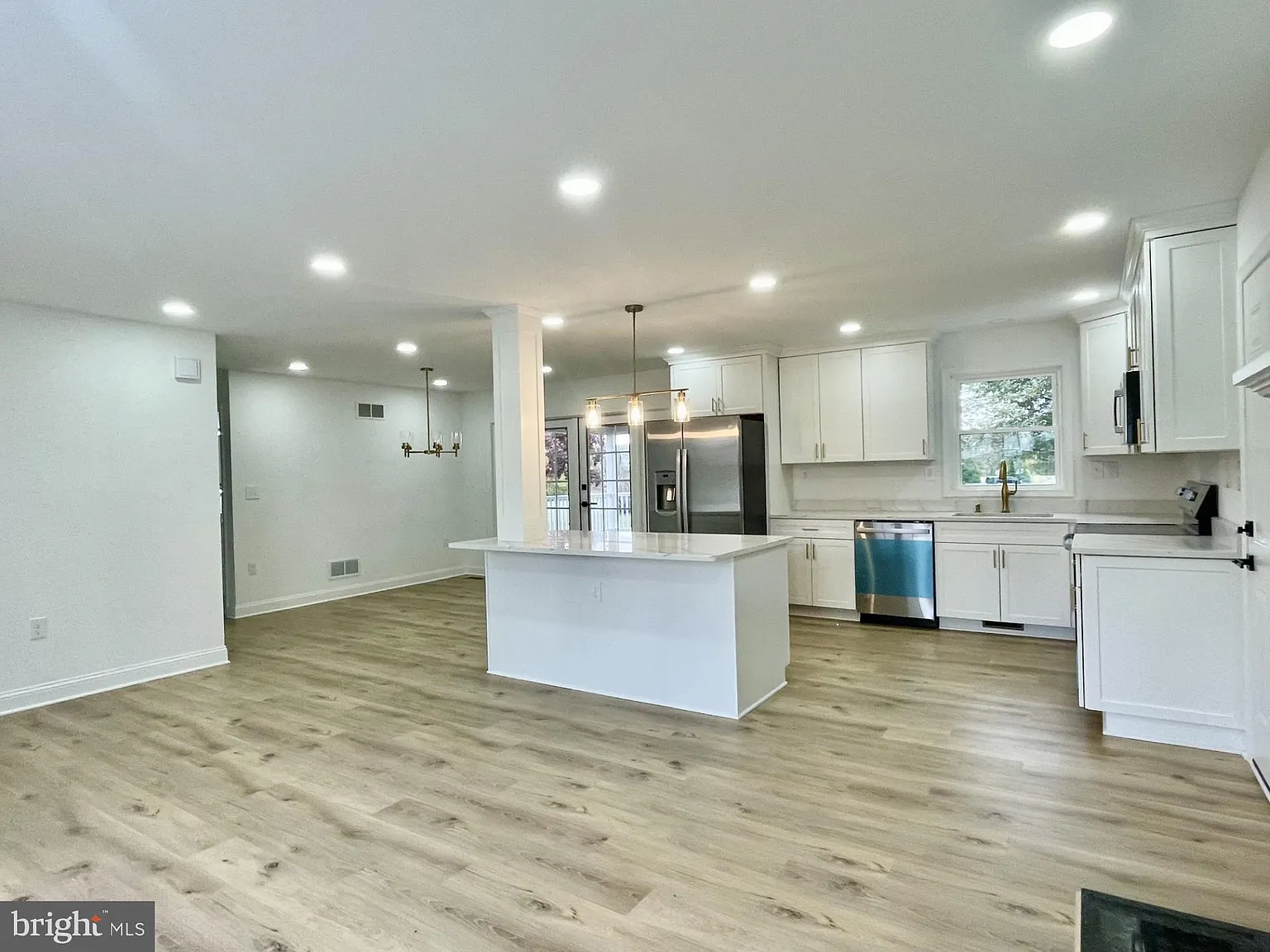 3 bed, 1596 sqft, $3,000 — Photo 3