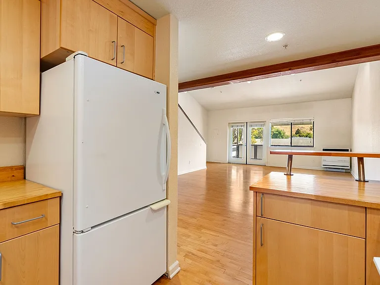 2074-2078 Parker Street - Residential — Photo 9