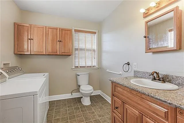 2568 Gladiolus St #UPPER — Photo 8
