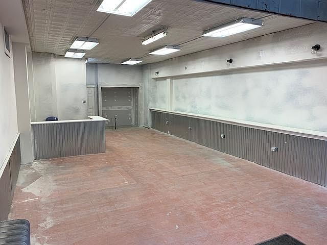 2nd image of 5041 Noblestown Rd