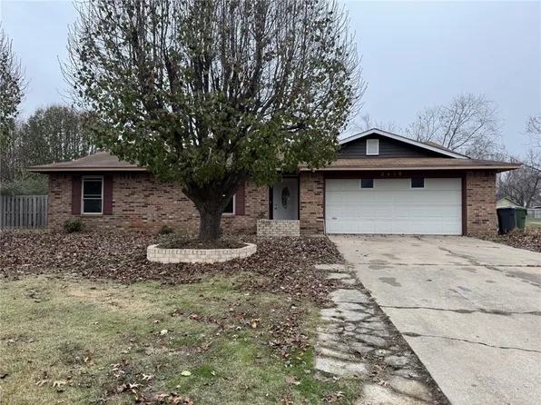 2419 W Meadow Dr, Rogers, AR 72756