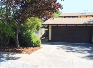 1282 Skeeters Ln, Medford, OR 97504