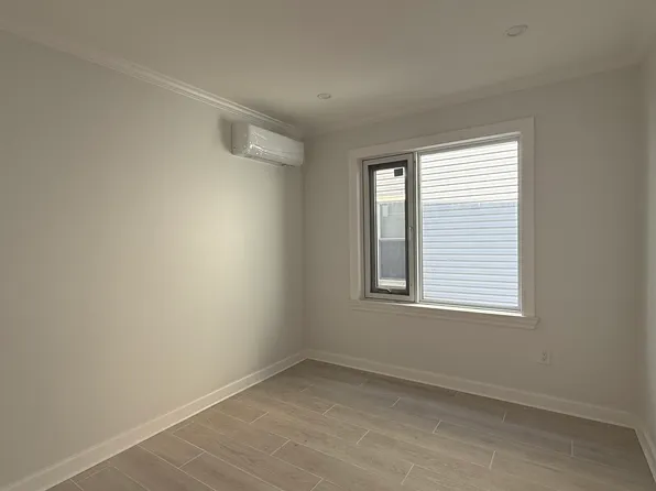 164-30 77th Road image 4 of 17