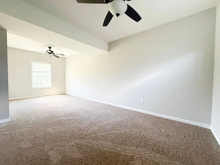 505 Holladay Rd — Photo 27