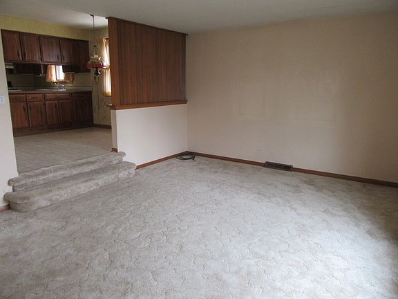 4th image of 10024 Buell Ct