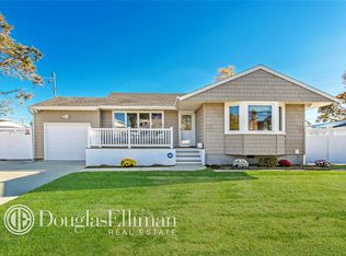 12 Anawanda Rd, North Babylon, NY 11703