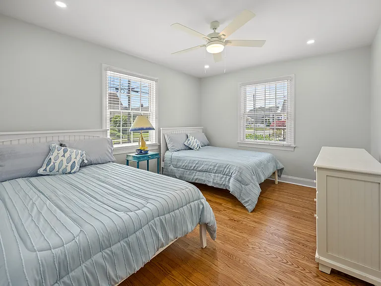 8805 Monmouth Ave — Photo 16