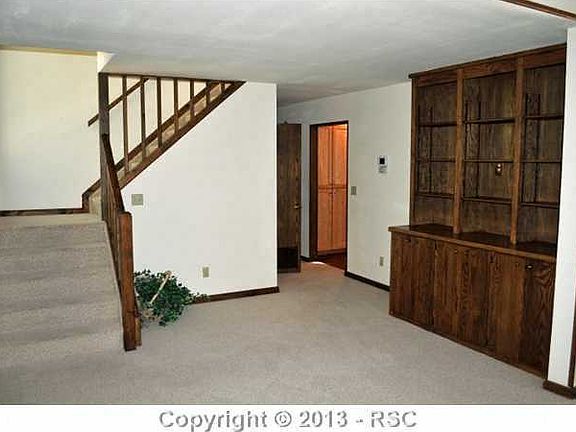5th image of 87 Park View Dr