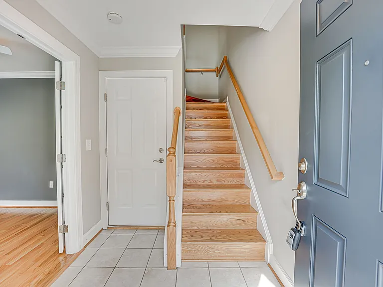 2608 S Kenmore Ct — Photo 3