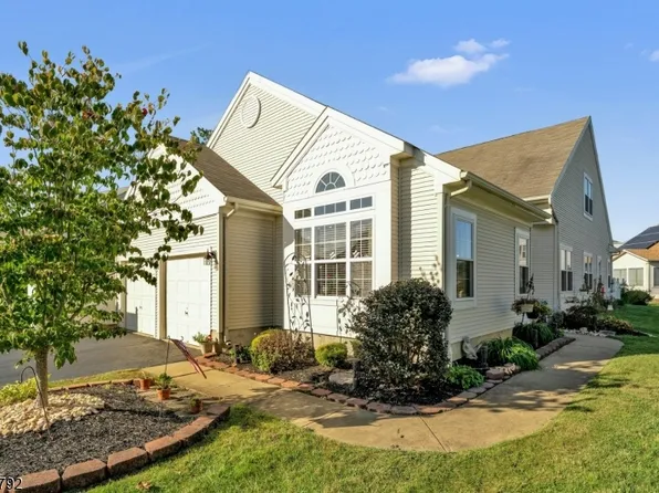 5 La Rochelle Dr, Manchester Twp., NJ 08759