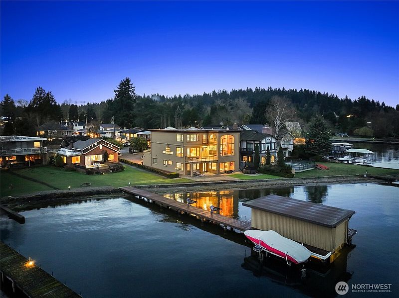 4th image of 4728 NE 172nd Street
