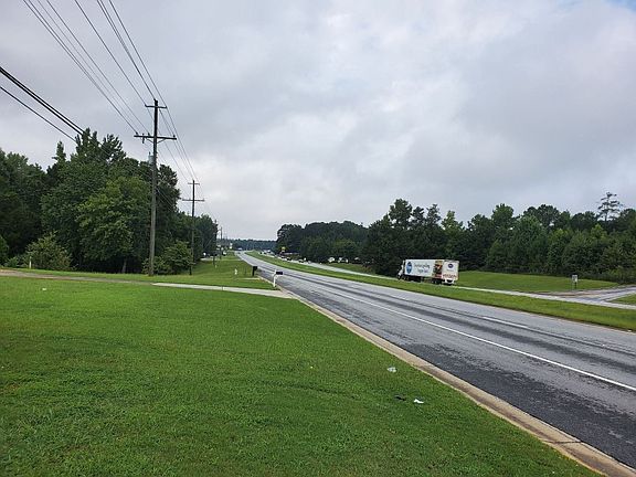 5th image of 2111 Highway 138 NE