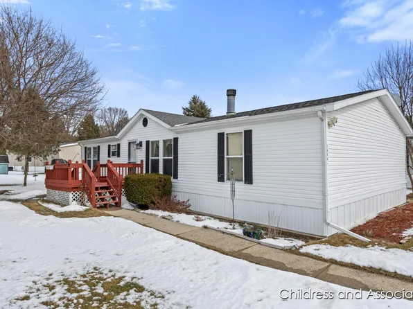 7444 Old Hickory Dr NE, Belmont, MI 49306