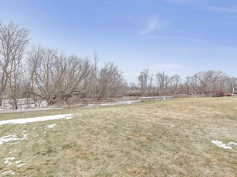 2086 River Point Ct — Photo 2