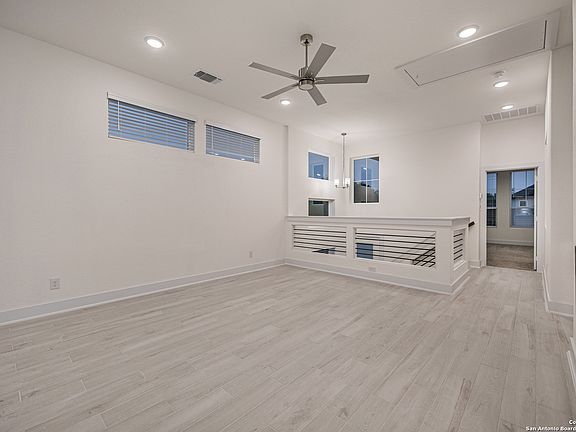 4th image of 8851 Oakland Blvd. Bldg. #58