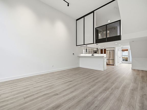 4th image of 300 Linden St APT 3
