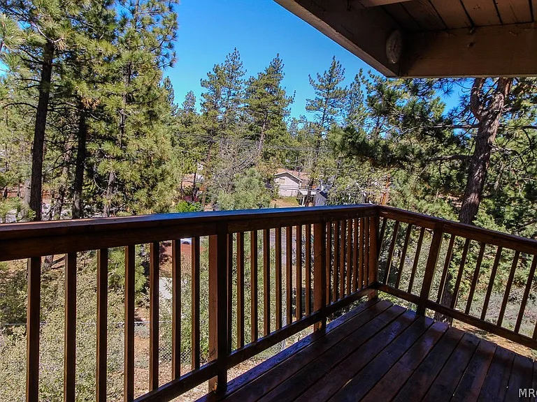 136 Mann Dr — Photo 32