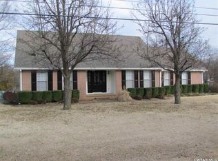304 Parker Dr, Jackson, TN 38305