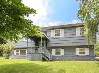 15 Parkwood Dr, Garnerville, NY 10923