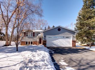 2213 McAfee Cir N, Maplewood, MN 55109