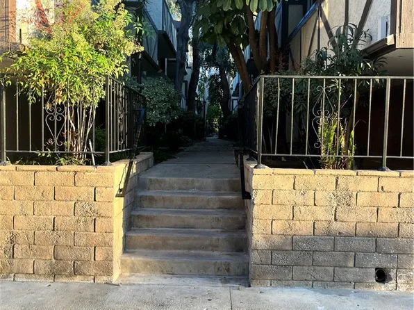 21811 Saticoy St Unit 28, Canoga Park, CA 91304