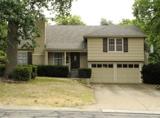 4706 W 77th St, Prairie Village, KS 66208