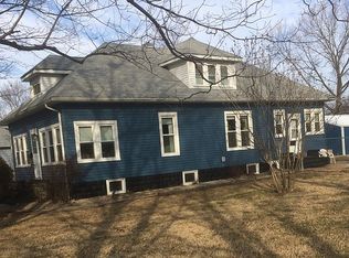 1035 Dover St, Centralia, IL 62801