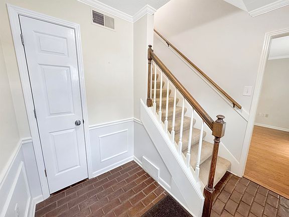 2nd image of 2112 Allenby Rd