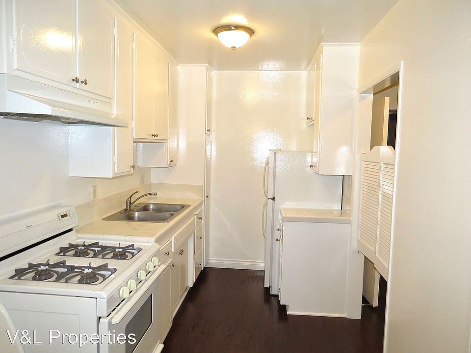 1st image of 1550 S Centinela Ave APT 105