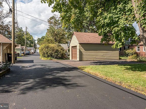 2nd image of 130 Elm Dr