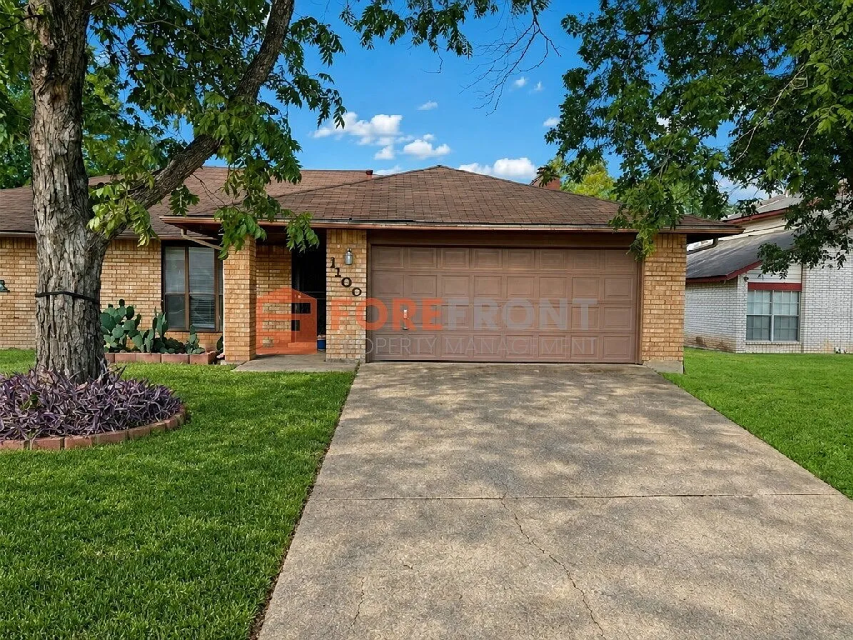 1100 S Ellison Dr — Photo 2