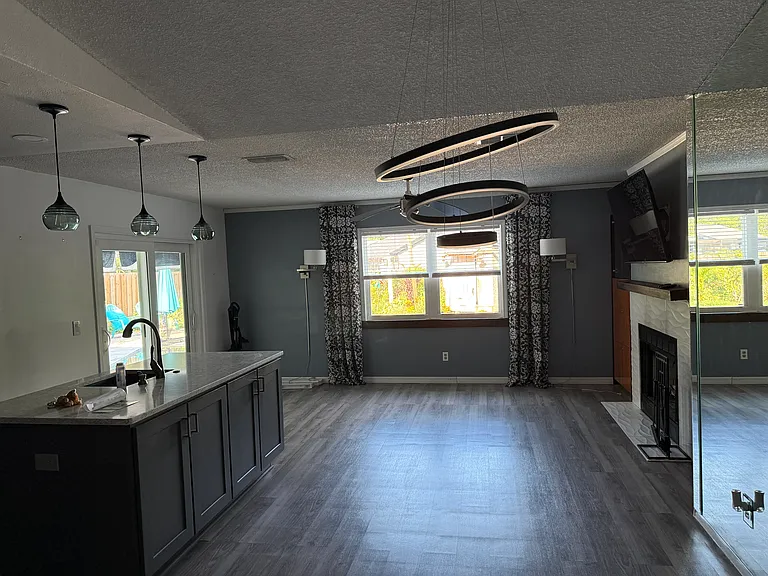 Kitchen & Dinning room