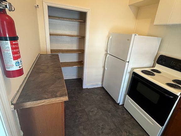 3rd image of 400 S 2nd St APT C2