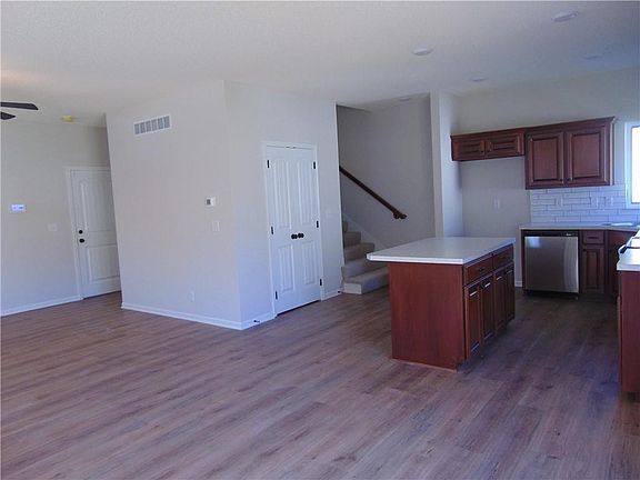 4th image of 1732 Roswell St