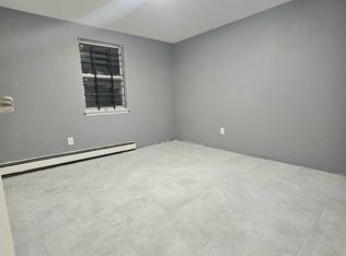 3 Tompkins Pl FLOOR 1, Hempstead, NY 11550