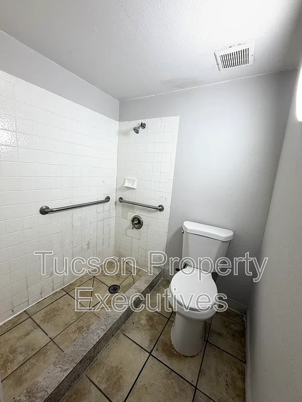 1 bed, 1.0 bath, 306 sqft, $700 — Photo 3