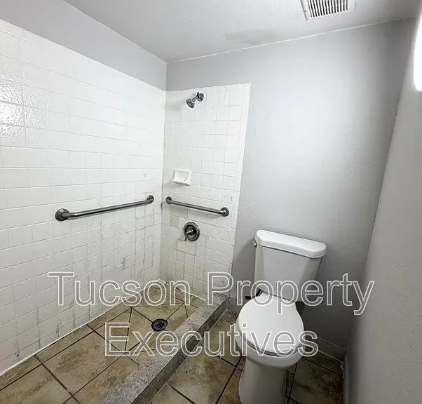 3810 E Monte Vista Dr #108 — Photo 3