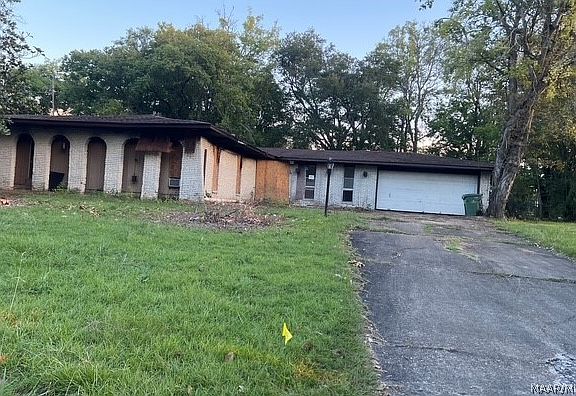 2nd image of 4404 S Gaskell Cir