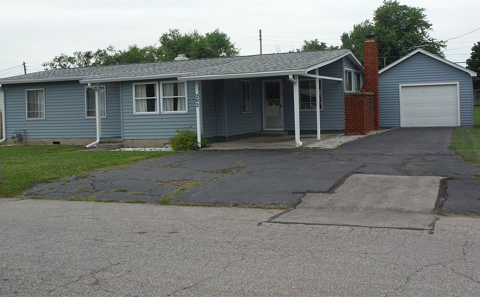 1st image of 202 E 5th St